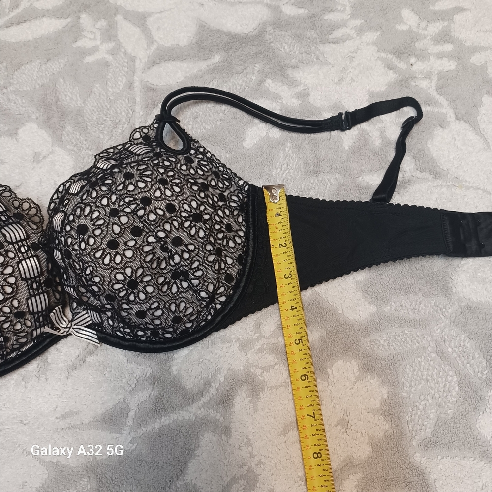 Victoria's Secret Black Lace Push-Up Bra 34DD - Picture 15 of 15
